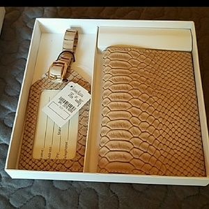 Newman Marcus passport holder and luggage tag